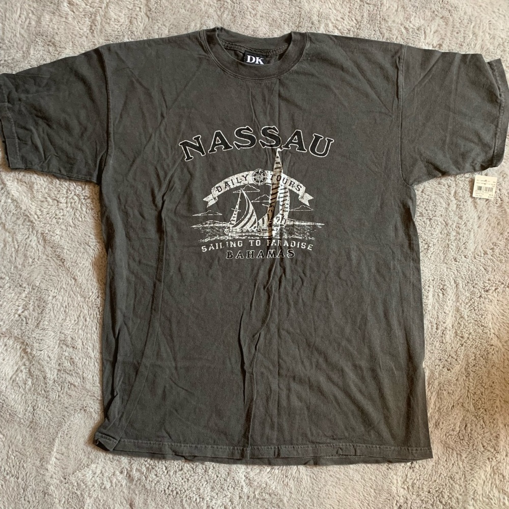 NWT Men’s Bahamas T-shirt